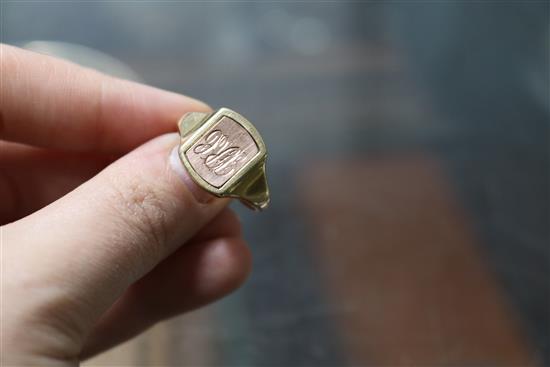 A 9ct gold and enamel masonic swivel head signet ring, size R.